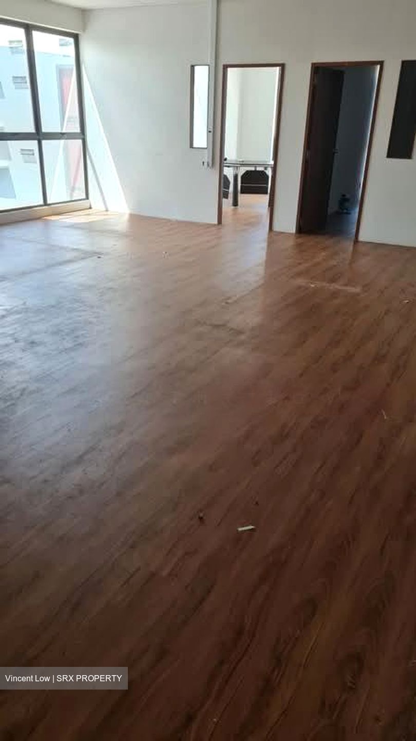 Tampines Industrial Drive (D18), Warehouse #611007261